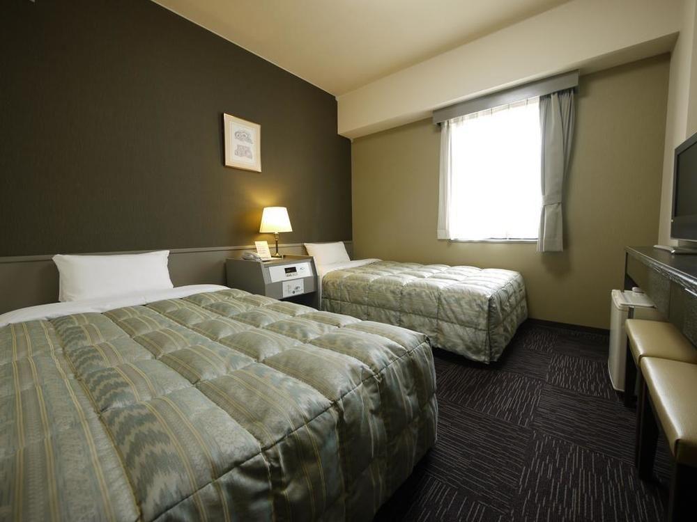 Hotel Route-Inn Toyama Ekimae Екстериор снимка