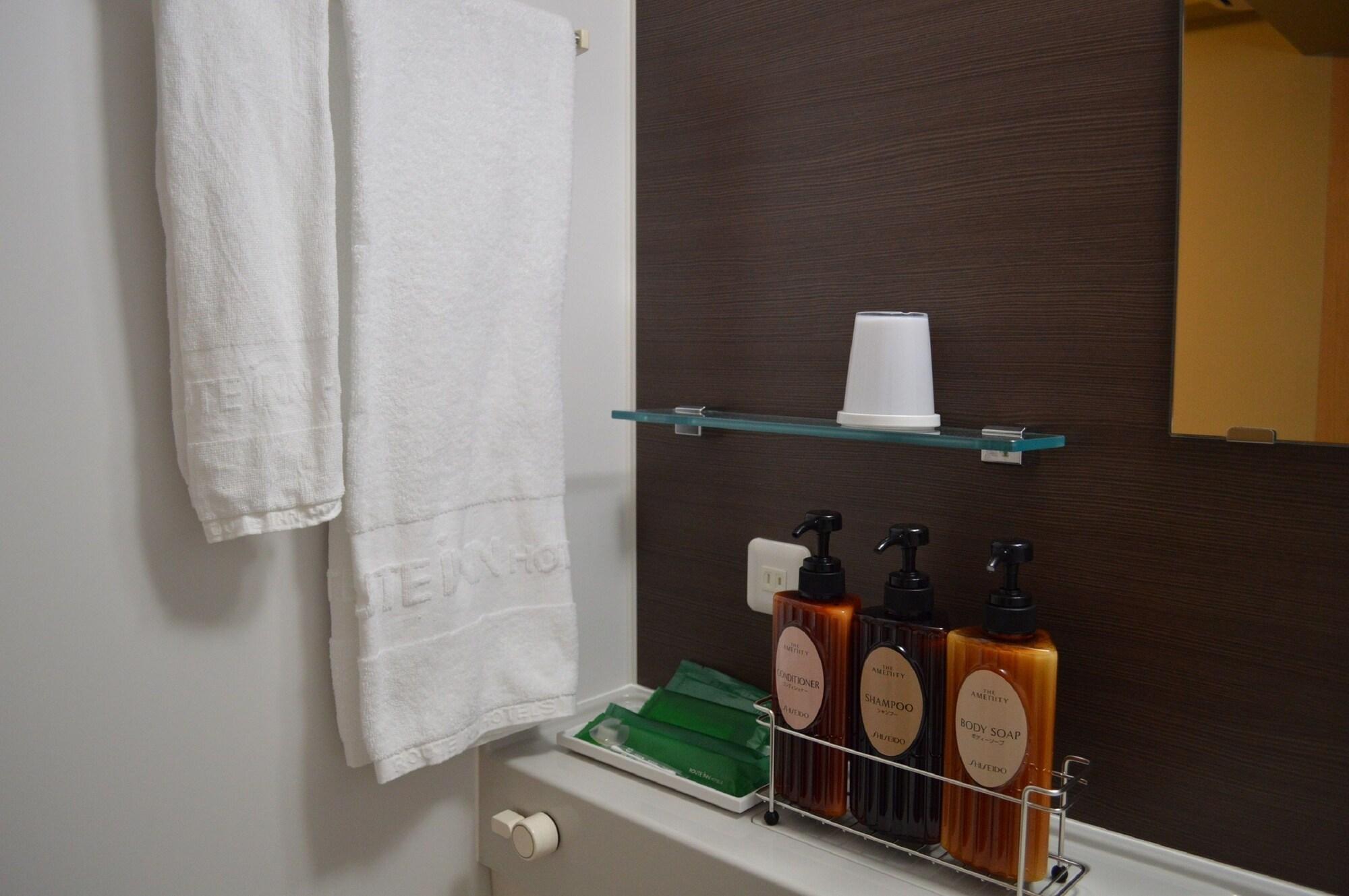 Hotel Route-Inn Toyama Ekimae Екстериор снимка