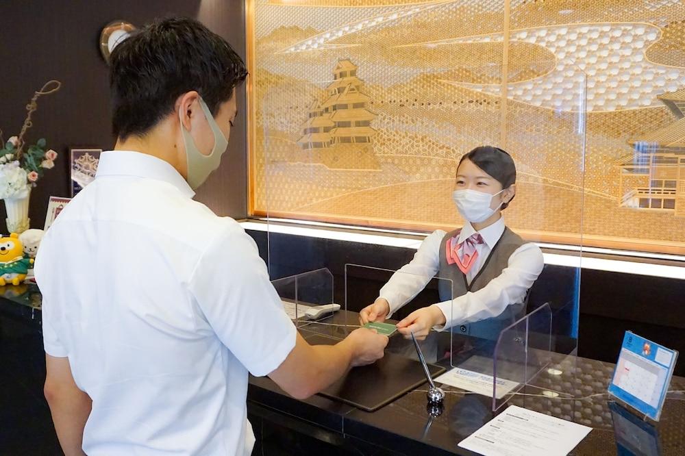 Hotel Route-Inn Toyama Ekimae Екстериор снимка