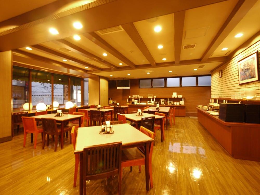 Hotel Route-Inn Toyama Ekimae Екстериор снимка
