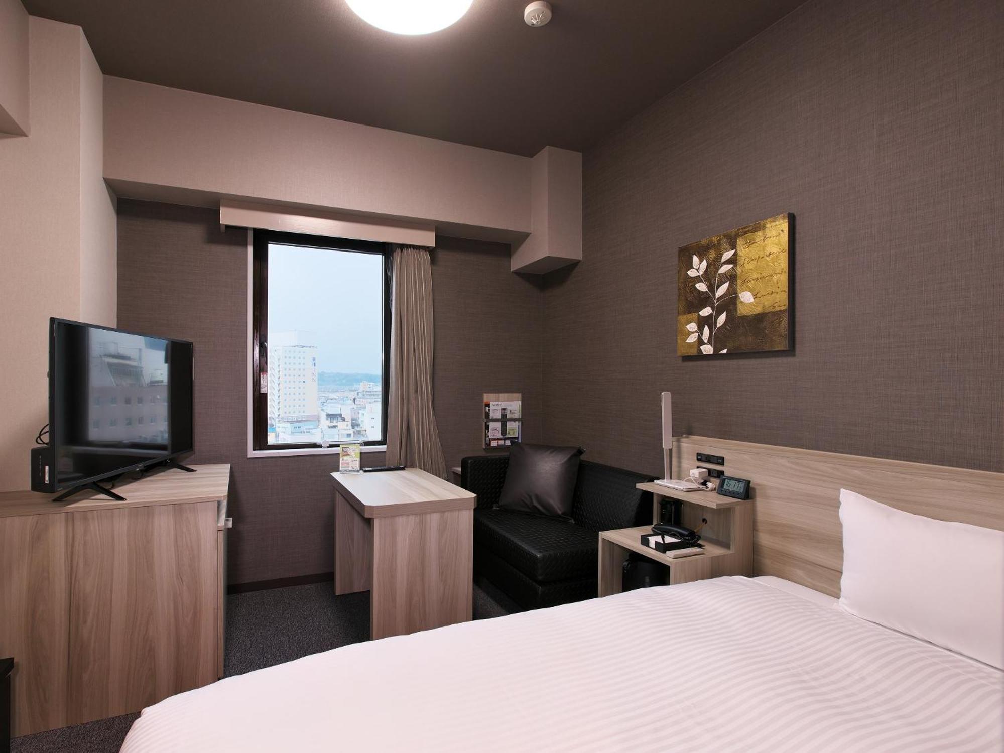 Hotel Route-Inn Toyama Ekimae Екстериор снимка