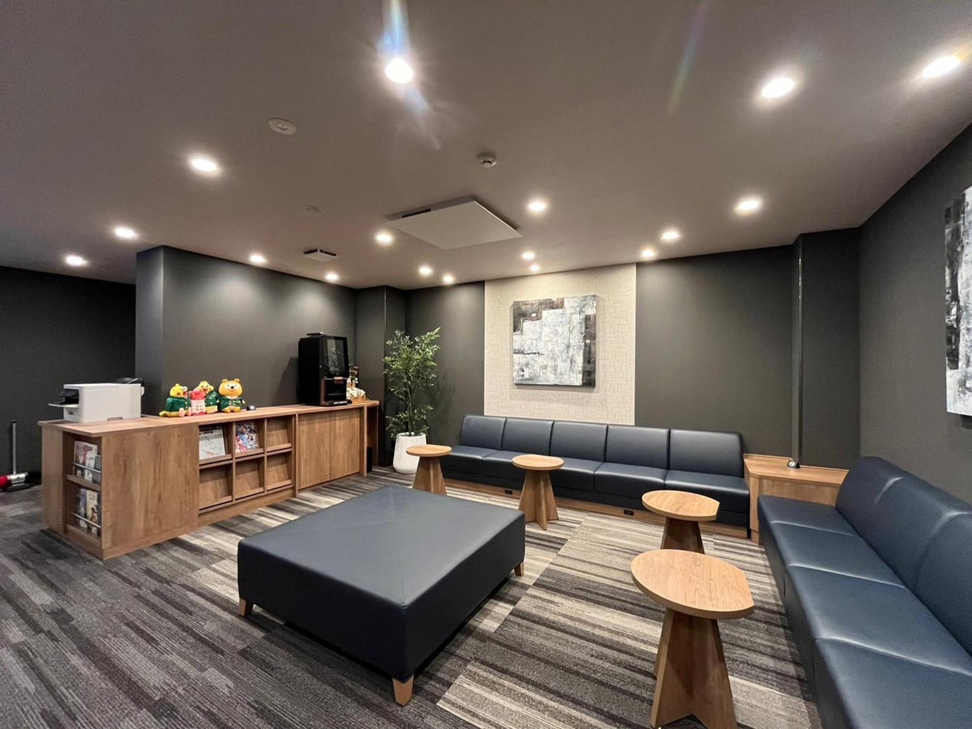 Hotel Route-Inn Toyama Ekimae Екстериор снимка