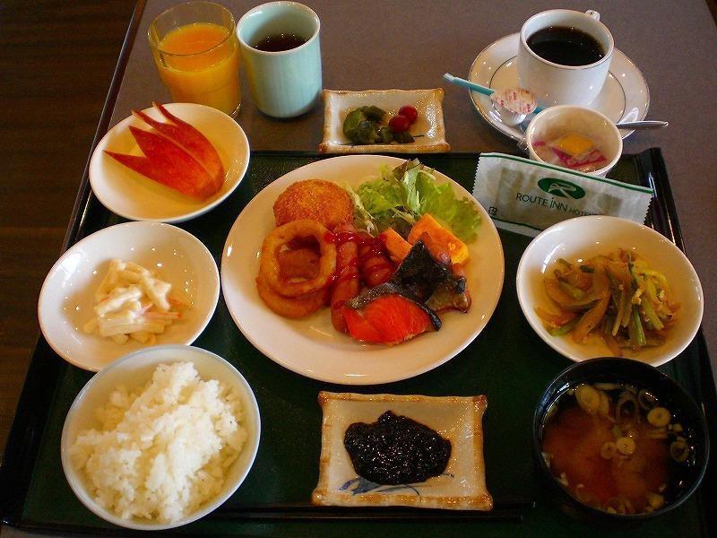Hotel Route-Inn Toyama Ekimae Екстериор снимка